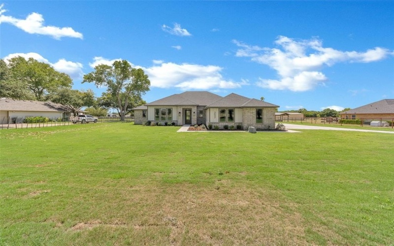 3037 Sunrise Trail, Weatherford, TX 76088, 4 Bedrooms Bedrooms, ,3 BathroomsBathrooms,Residential,For Sale,3037 Sunrise Trail,20717004