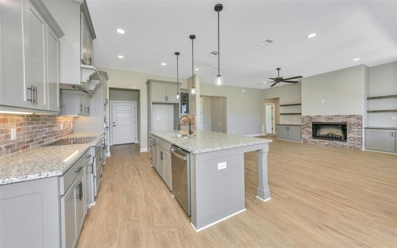 3037 Sunrise Trail, Weatherford, TX 76088, 4 Bedrooms Bedrooms, ,3 BathroomsBathrooms,Residential,For Sale,3037 Sunrise Trail,20717004