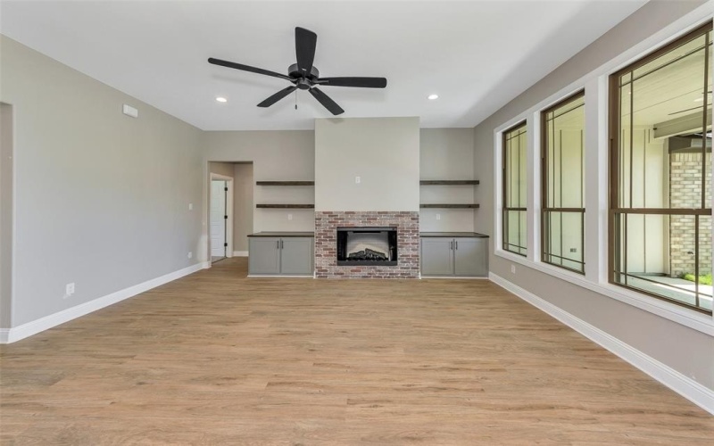 3037 Sunrise Trail, Weatherford, TX 76088, 4 Bedrooms Bedrooms, ,3 BathroomsBathrooms,Residential,For Sale,3037 Sunrise Trail,20717004