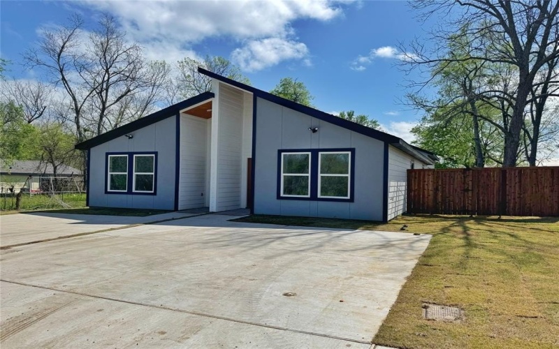 1985 Bourland Street, Greenville, TX 75401, 6 Bedrooms Bedrooms, ,5 BathroomsBathrooms,Residential Multi Family,For Sale,1985 Bourland Street,20718113