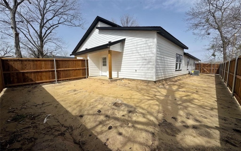 1985 Bourland Street, Greenville, TX 75401, 6 Bedrooms Bedrooms, ,5 BathroomsBathrooms,Residential Multi Family,For Sale,1985 Bourland Street,20718113