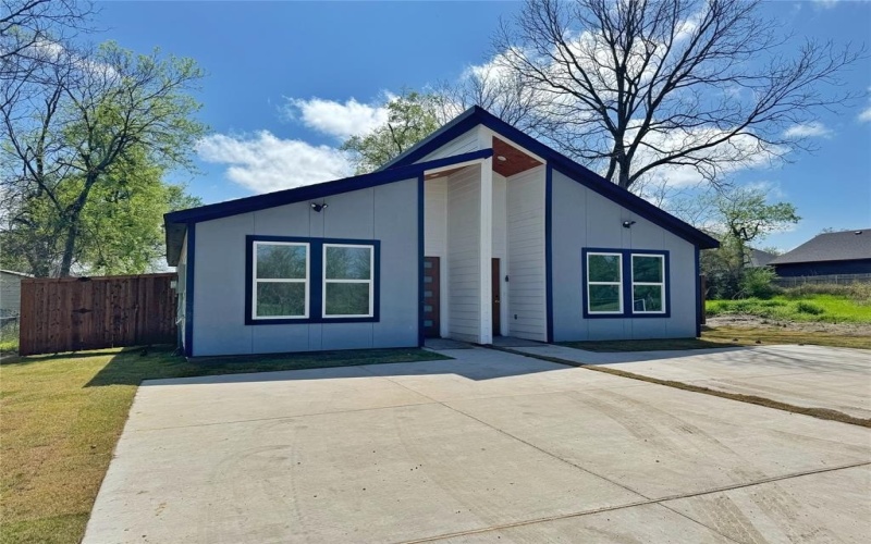 1985 Bourland Street, Greenville, TX 75401, 6 Bedrooms Bedrooms, ,5 BathroomsBathrooms,Residential Multi Family,For Sale,1985 Bourland Street,20718113