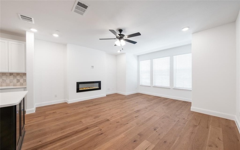 7858 Bayside Drive, Rowlett, TX 75088, 3 Bedrooms Bedrooms, ,3 BathroomsBathrooms,Residential,For Sale,7858 Bayside Drive,20720473