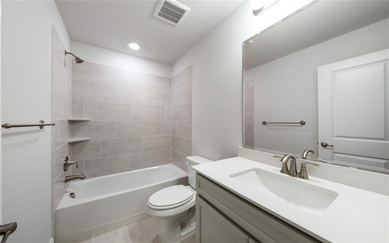 7862 Bayside Drive, Rowlett, TX 75088, 4 Bedrooms Bedrooms, ,3 BathroomsBathrooms,Residential,For Sale,7862 Bayside Drive,20720554