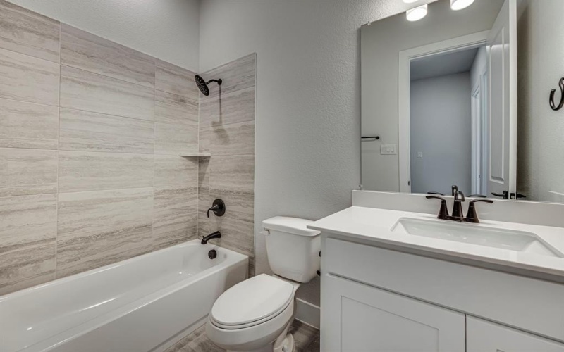 4025 Lagos Drive, Midlothian, TX 76065, 4 Habitaciones Habitaciones , ,3 BañosBaños,Residential,En Venta,4025 Lagos Drive,20735606