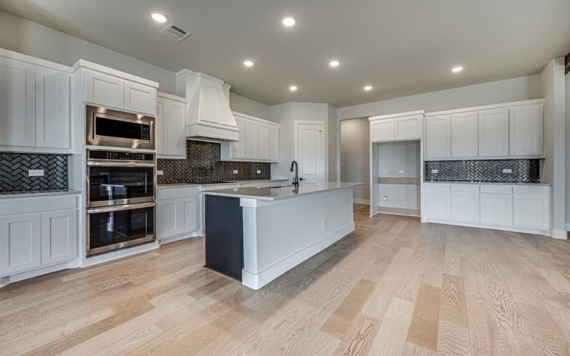 4025 Lagos Drive, Midlothian, TX 76065, 4 Habitaciones Habitaciones , ,3 BañosBaños,Residential,En Venta,4025 Lagos Drive,20735606