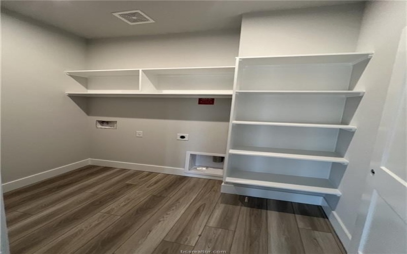 6410 Raleigh Loop, College Station, TX 77845, 4 Bedrooms Bedrooms, ,3 BathroomsBathrooms,Residential,For Sale,6410 Raleigh Loop,25002918