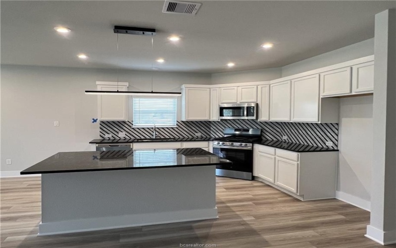 6410 Raleigh Loop, College Station, TX 77845, 4 Bedrooms Bedrooms, ,3 BathroomsBathrooms,Residential,For Sale,6410 Raleigh Loop,25002918