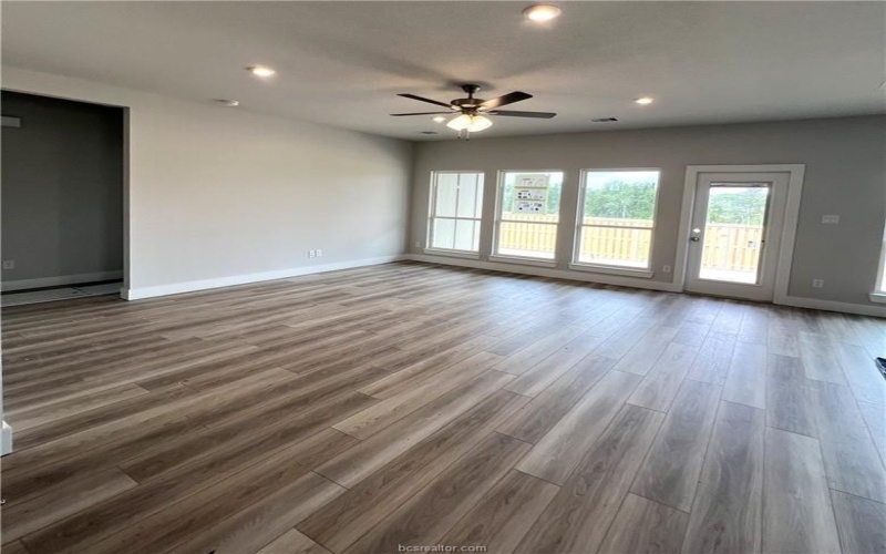 6410 Raleigh Loop, College Station, TX 77845, 4 Bedrooms Bedrooms, ,3 BathroomsBathrooms,Residential,For Sale,6410 Raleigh Loop,25002918
