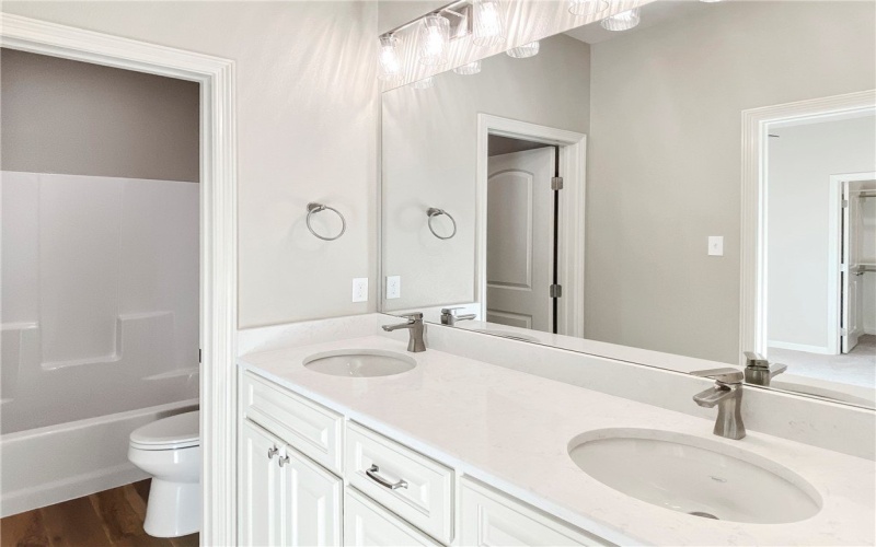 2114 Shoreline Vista Drive, Corpus Christi, TX 78418, 4 Bedrooms Bedrooms, ,3 BathroomsBathrooms,Residential,For Sale,2114 Shoreline Vista Drive,458158