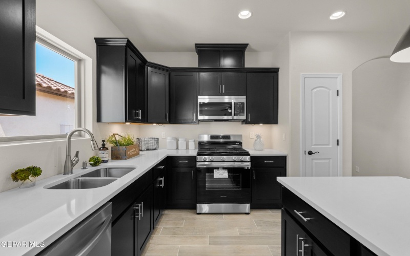 12700 Fredericksberg Avenue, El Paso, TX 79928, 4 Bedrooms Bedrooms, ,2 BathroomsBathrooms,Residential,For Sale,12700 Fredericksberg Avenue,909910
