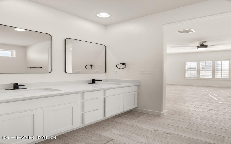 13397 Highworth Drive, El Paso, TX 79928, 3 Habitaciones Habitaciones , ,3 BañosBaños,Residential,En Venta,13397 Highworth Drive,911508
