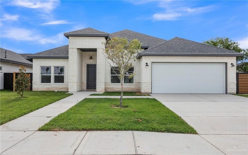 8007 N 48th Lane, McAllen, TX 78504, 4 Bedrooms Bedrooms, ,3 BathroomsBathrooms,Residential,For Sale,8007 N 48th Lane,461576