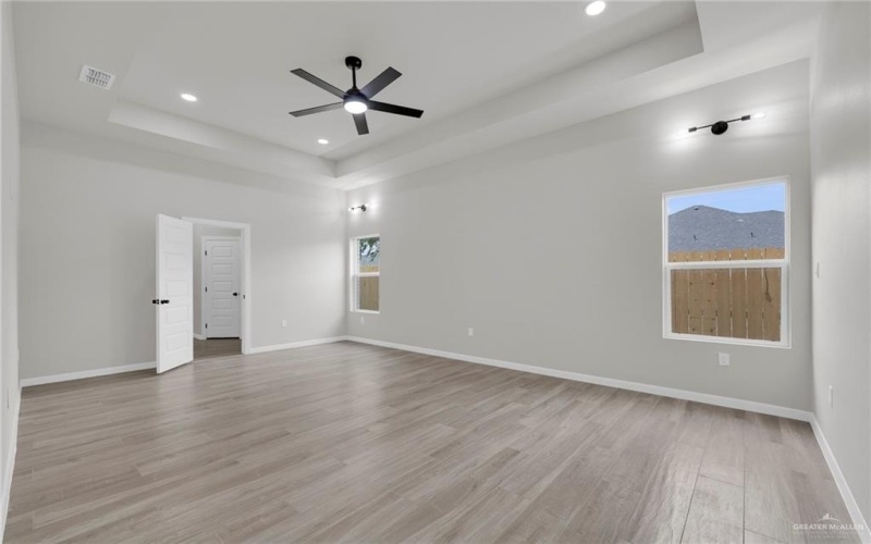 8007 N 48th Lane, McAllen, TX 78504, 4 Bedrooms Bedrooms, ,3 BathroomsBathrooms,Residential,For Sale,8007 N 48th Lane,461576