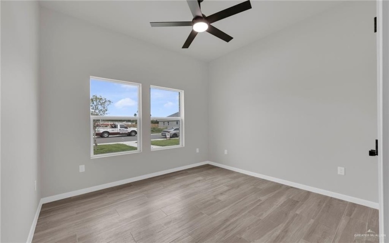 8007 N 48th Lane, McAllen, TX 78504, 4 Bedrooms Bedrooms, ,3 BathroomsBathrooms,Residential,For Sale,8007 N 48th Lane,461576