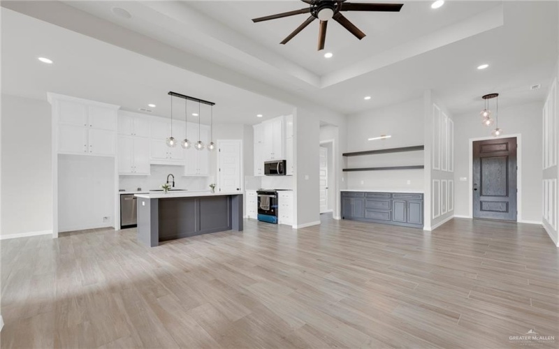 8007 N 48th Lane, McAllen, TX 78504, 4 Bedrooms Bedrooms, ,3 BathroomsBathrooms,Residential,For Sale,8007 N 48th Lane,461576