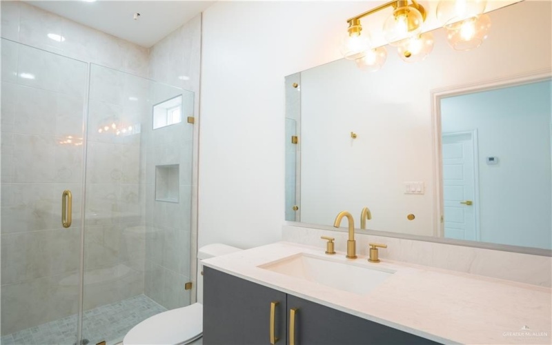 1116 W Sycamore Avenue, Alton, TX 78573, 3 Bedrooms Bedrooms, ,2 BathroomsBathrooms,Residential,For Sale,1116 W Sycamore Avenue,455785