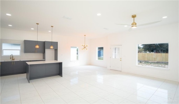 1116 W Sycamore Avenue, Alton, TX 78573, 3 Bedrooms Bedrooms, ,2 BathroomsBathrooms,Residential,For Sale,1116 W Sycamore Avenue,455785