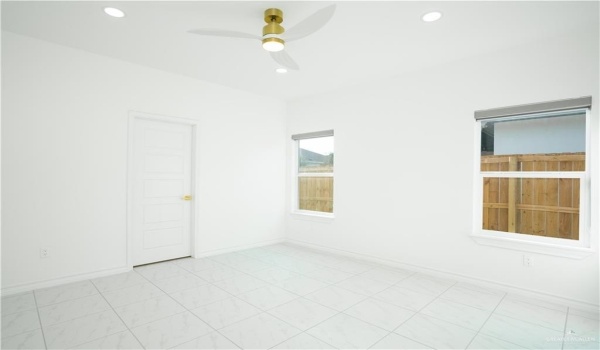 1116 W Sycamore Avenue, Alton, TX 78573, 3 Bedrooms Bedrooms, ,2 BathroomsBathrooms,Residential,For Sale,1116 W Sycamore Avenue,455785