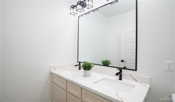 715 N Esperanza Street, Pharr, TX 78577, 3 Bedrooms Bedrooms, ,2 BathroomsBathrooms,Residential,For Sale,715 N Esperanza Street,466759