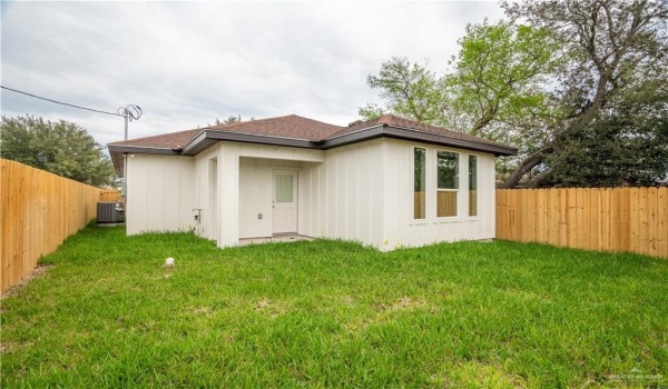 715 N Esperanza Street, Pharr, TX 78577, 3 Bedrooms Bedrooms, ,2 BathroomsBathrooms,Residential,For Sale,715 N Esperanza Street,466759
