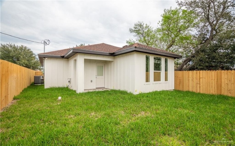 715 N Esperanza Street, Pharr, TX 78577, 3 Bedrooms Bedrooms, ,2 BathroomsBathrooms,Residential,For Sale,715 N Esperanza Street,466759