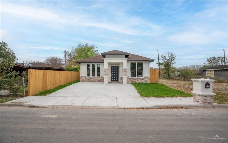 715 N Esperanza Street, Pharr, TX 78577, 3 Bedrooms Bedrooms, ,2 BathroomsBathrooms,Residential,For Sale,715 N Esperanza Street,466759