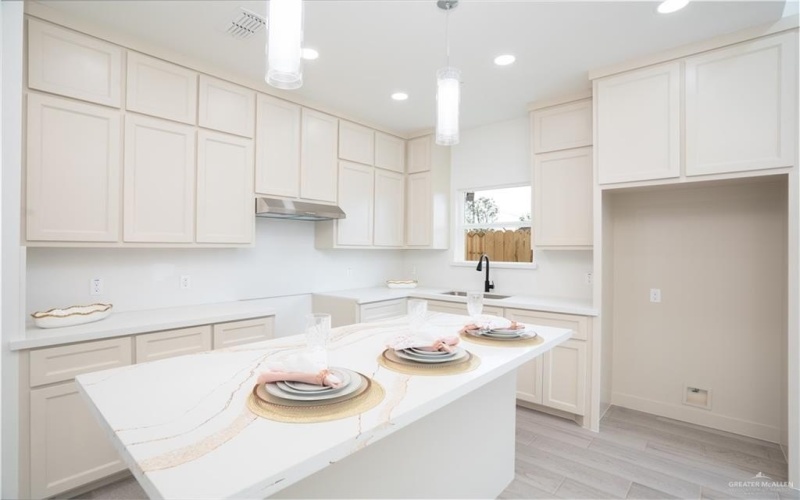 715 N Esperanza Street, Pharr, TX 78577, 3 Bedrooms Bedrooms, ,2 BathroomsBathrooms,Residential,For Sale,715 N Esperanza Street,466759