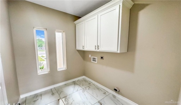 2749 Melba Avenue, McAllen, TX 78503, 3 Bedrooms Bedrooms, ,2 BathroomsBathrooms,Residential,For Sale,2749 Melba Avenue,471051