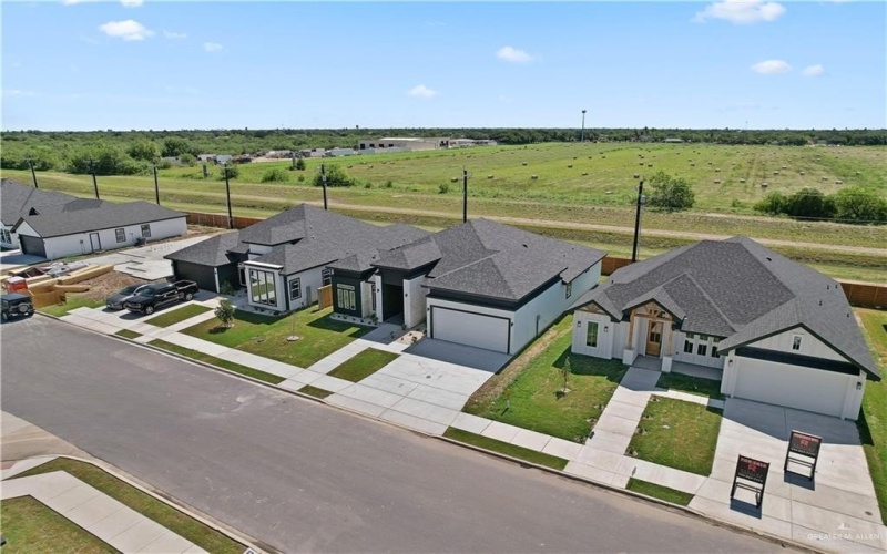 1804 Diplomat Drive, Edinburg, TX 78539, 3 Habitaciones Habitaciones , ,2 BañosBaños,Residential,En Venta,1804 Diplomat Drive,471153