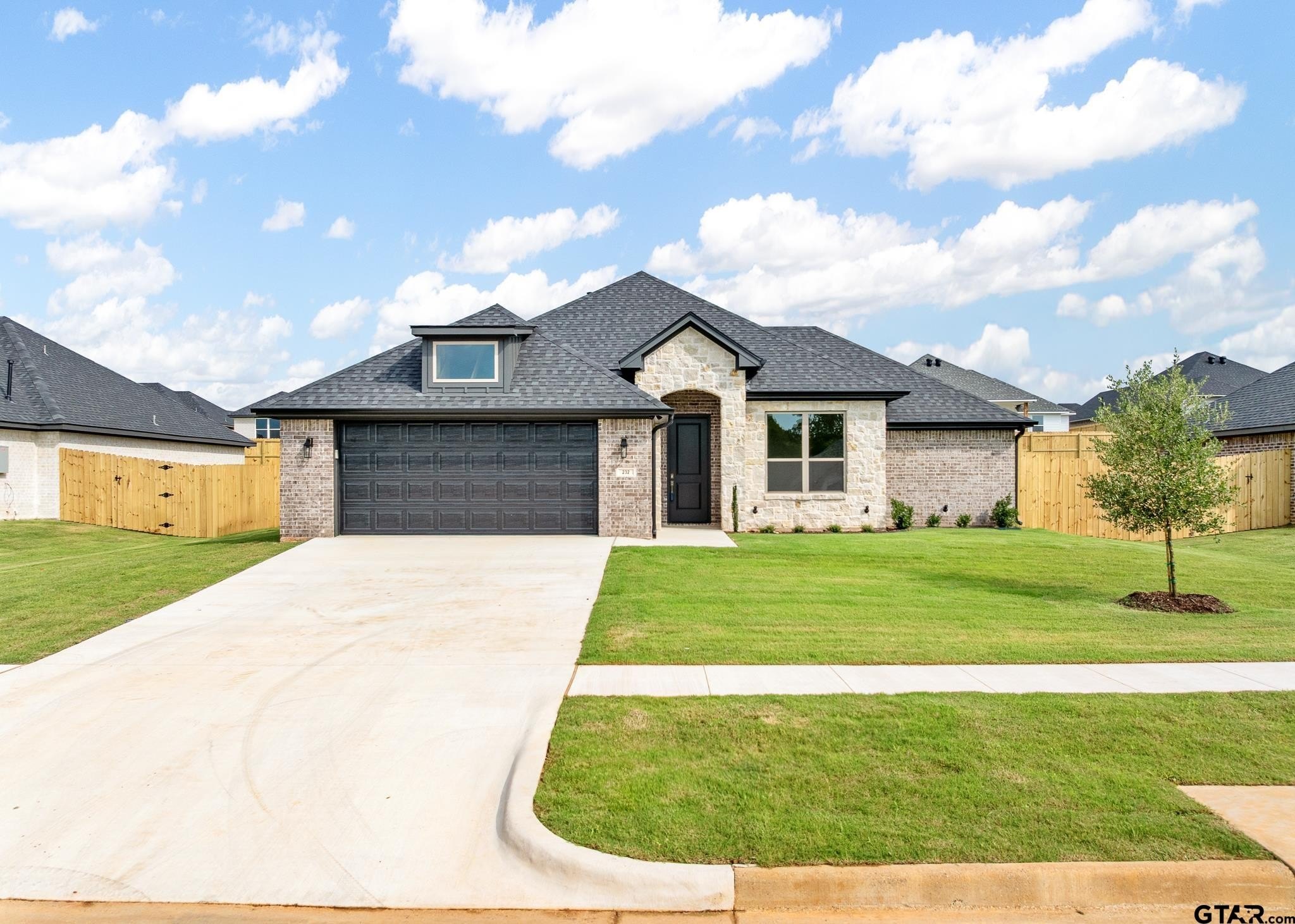 232 August Drive, Bullard, TX 75757, 3 Bedrooms Bedrooms, ,2 BathroomsBathrooms,Residential,For Sale,232 August Drive,25003115