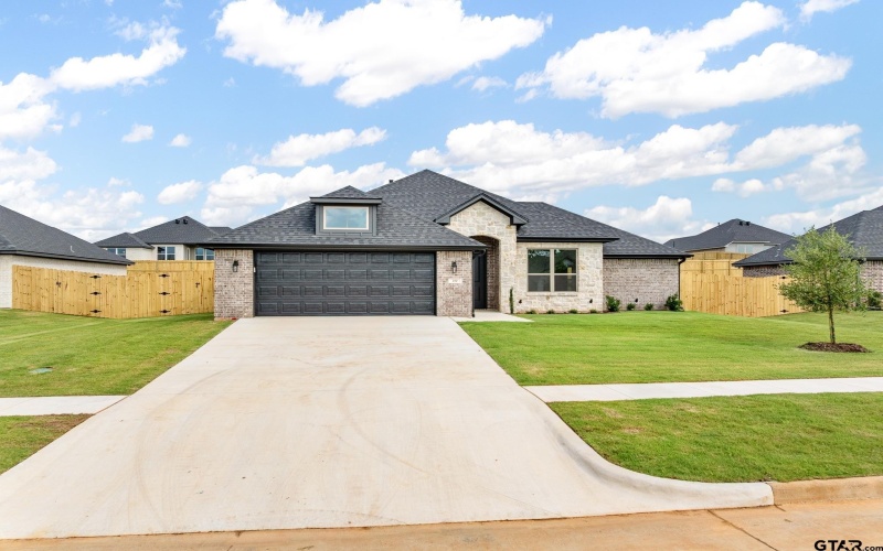 232 August Drive, Bullard, TX 75757, 3 Bedrooms Bedrooms, ,2 BathroomsBathrooms,Residential,For Sale,232 August Drive,25003115