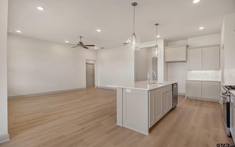 382 Mary Circle, Bullard, TX 75757, 4 Bedrooms Bedrooms, ,2 BathroomsBathrooms,Residential,For Sale,382 Mary Circle,25003120