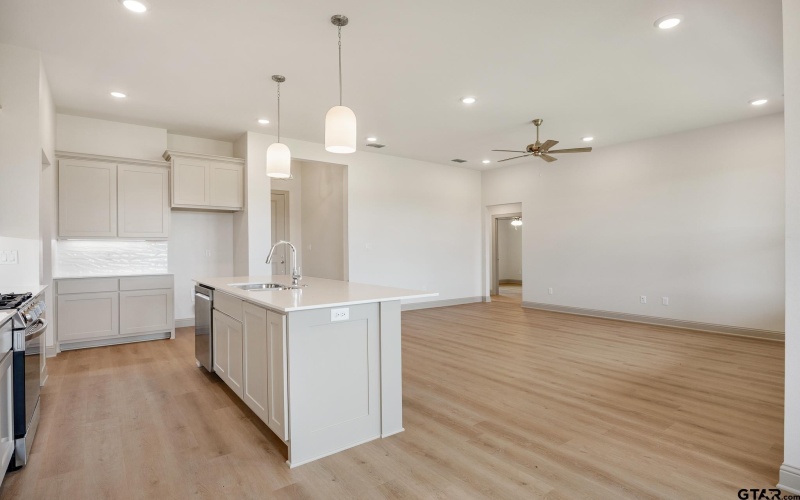 406 Mary Circle, Bullard, TX 75757, 4 Bedrooms Bedrooms, ,2 BathroomsBathrooms,Residential,For Sale,406 Mary Circle,25003122