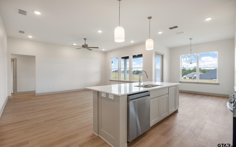 406 Mary Circle, Bullard, TX 75757, 4 Bedrooms Bedrooms, ,2 BathroomsBathrooms,Residential,For Sale,406 Mary Circle,25003122
