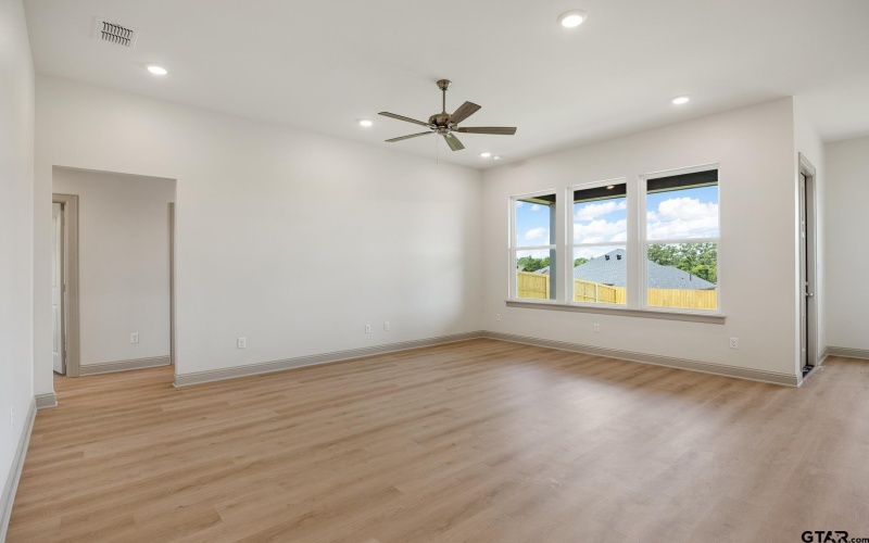 406 Mary Circle, Bullard, TX 75757, 4 Bedrooms Bedrooms, ,2 BathroomsBathrooms,Residential,For Sale,406 Mary Circle,25003122