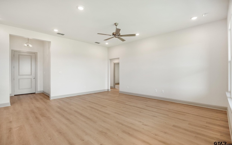 406 Mary Circle, Bullard, TX 75757, 4 Bedrooms Bedrooms, ,2 BathroomsBathrooms,Residential,For Sale,406 Mary Circle,25003122