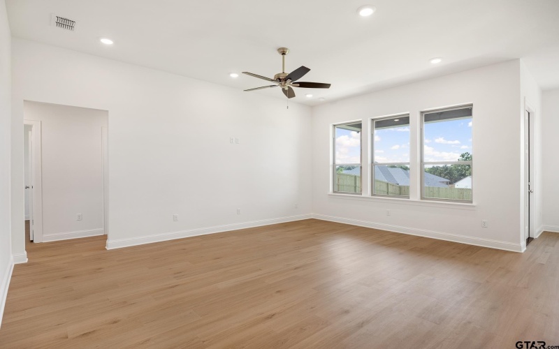 420 Mary Circle, Bullard, TX 75757, 4 Bedrooms Bedrooms, ,2 BathroomsBathrooms,Residential,For Sale,420 Mary Circle,25003125