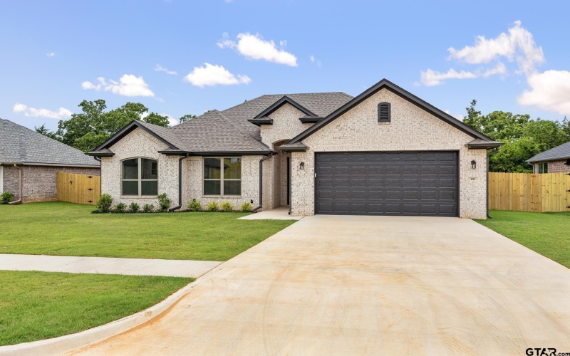 231 August Dr, Bullard, TX 75757, 4 Bedrooms Bedrooms, ,2 BathroomsBathrooms,Residential,For Sale,231 August Dr,25004065