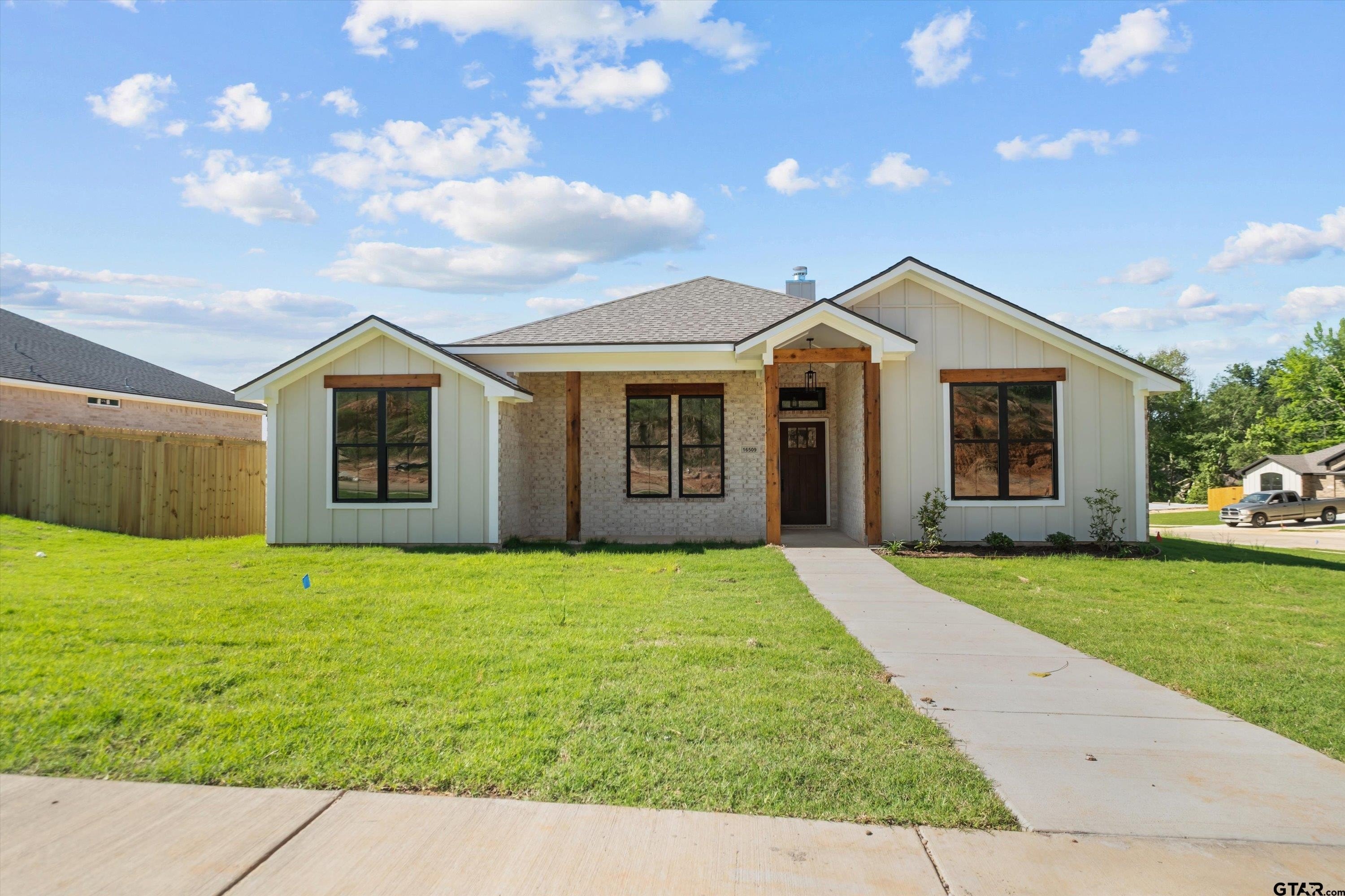 16509 Crossing Circle, Lindale, TX 75771, 4 Habitaciones Habitaciones , ,2 BañosBaños,Residential,En Venta,16509 Crossing Circle,25007179