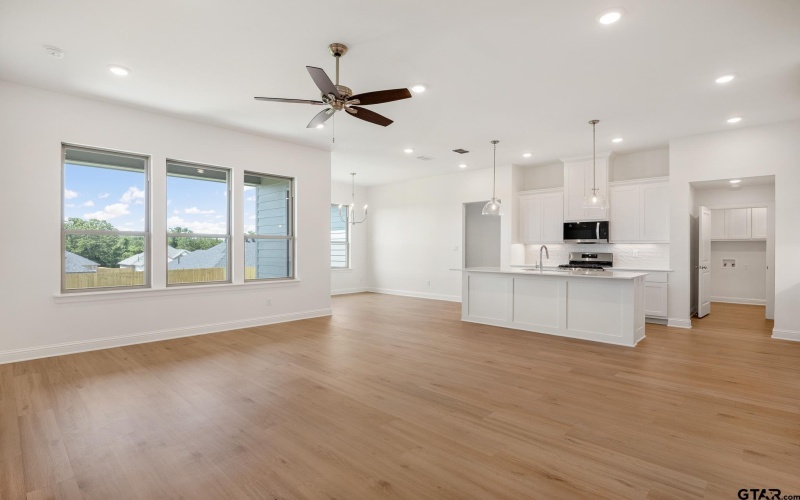 442 Mary Circle, Bullard, TX 75757, 4 Bedrooms Bedrooms, ,2 BathroomsBathrooms,Residential,For Sale,442 Mary Circle,25004798
