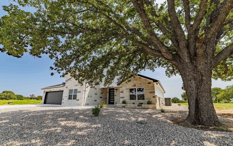 215 Oak Grove Parkway, Kingsland, TX 78639, 3 Bedrooms Bedrooms, ,2 BathroomsBathrooms,Residential,For Sale,215 Oak Grove Parkway,170367