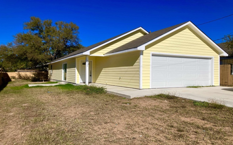 1537 GERONIMO, Kingsland, TX 78639, 2 Bedrooms Bedrooms, ,2 BathroomsBathrooms,Residential,For Sale,1537 GERONIMO,171142