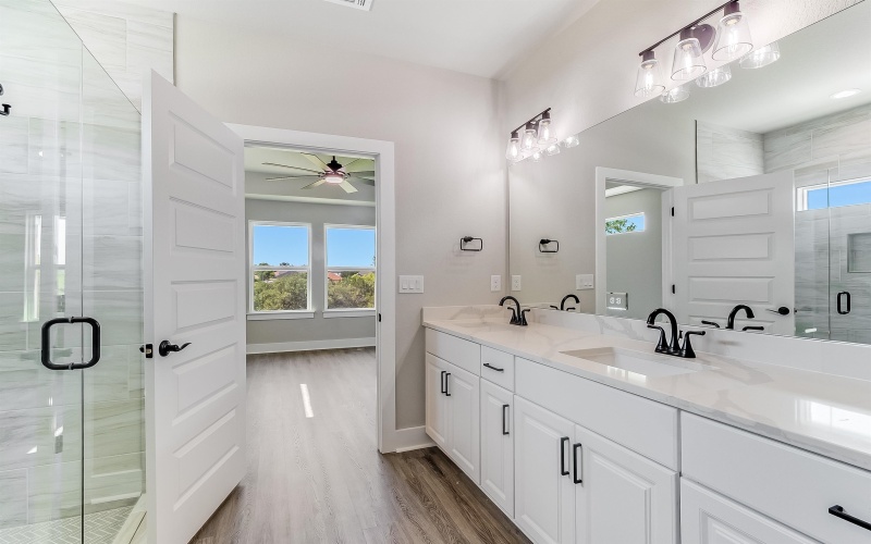 2109 S Park View Drive #1.05 ACRES, Marble Falls, TX 78654, 5 Bedrooms Bedrooms, ,3 BathroomsBathrooms,Residential,For Sale,2109 S Park View Drive,171386