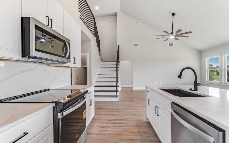 2109 S Park View Drive #1.05 ACRES, Marble Falls, TX 78654, 5 Bedrooms Bedrooms, ,3 BathroomsBathrooms,Residential,For Sale,2109 S Park View Drive,171386