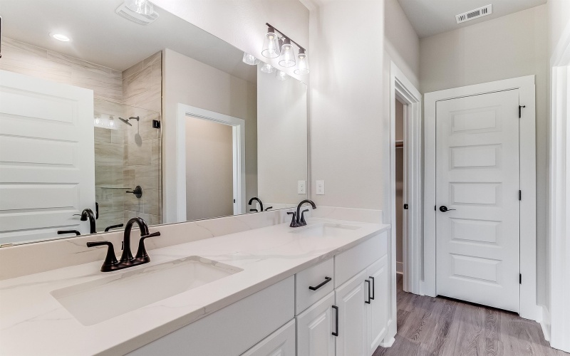 2109 S Park View Drive #1.05 ACRES, Marble Falls, TX 78654, 5 Bedrooms Bedrooms, ,3 BathroomsBathrooms,Residential,For Sale,2109 S Park View Drive,171386