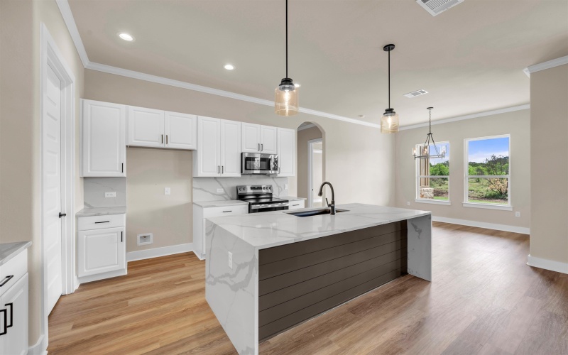 2221 SE Park View Drive #1.25 ACRES, Marble Falls, TX 78654, 5 Bedrooms Bedrooms, ,2 BathroomsBathrooms,Residential,For Sale,2221 SE Park View Drive,173195