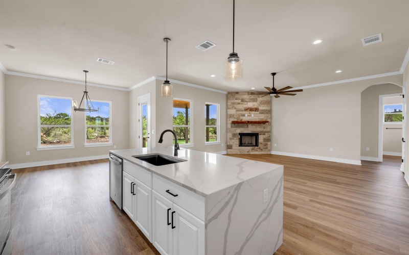 2221 SE Park View Drive #1.25 ACRES, Marble Falls, TX 78654, 5 Bedrooms Bedrooms, ,2 BathroomsBathrooms,Residential,For Sale,2221 SE Park View Drive,173195