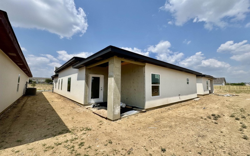 209 Lusitano Dr., Laredo, TX 78046, 3 Bedrooms Bedrooms, ,2 BathroomsBathrooms,Residential,For Sale,209 Lusitano Dr.,20252028