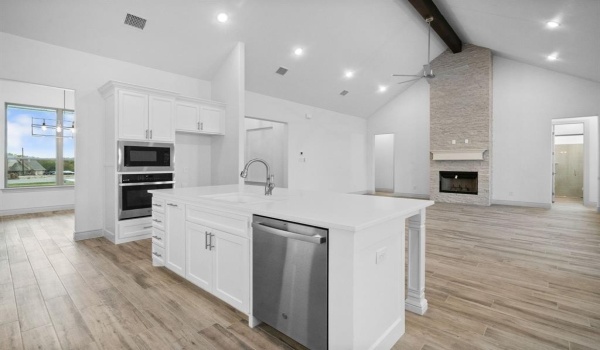 209 Coalson Crossing, Azle, TX 76020, 5 Bedrooms Bedrooms, ,3 BathroomsBathrooms,Residential,For Sale,209 Coalson Crossing,20724941